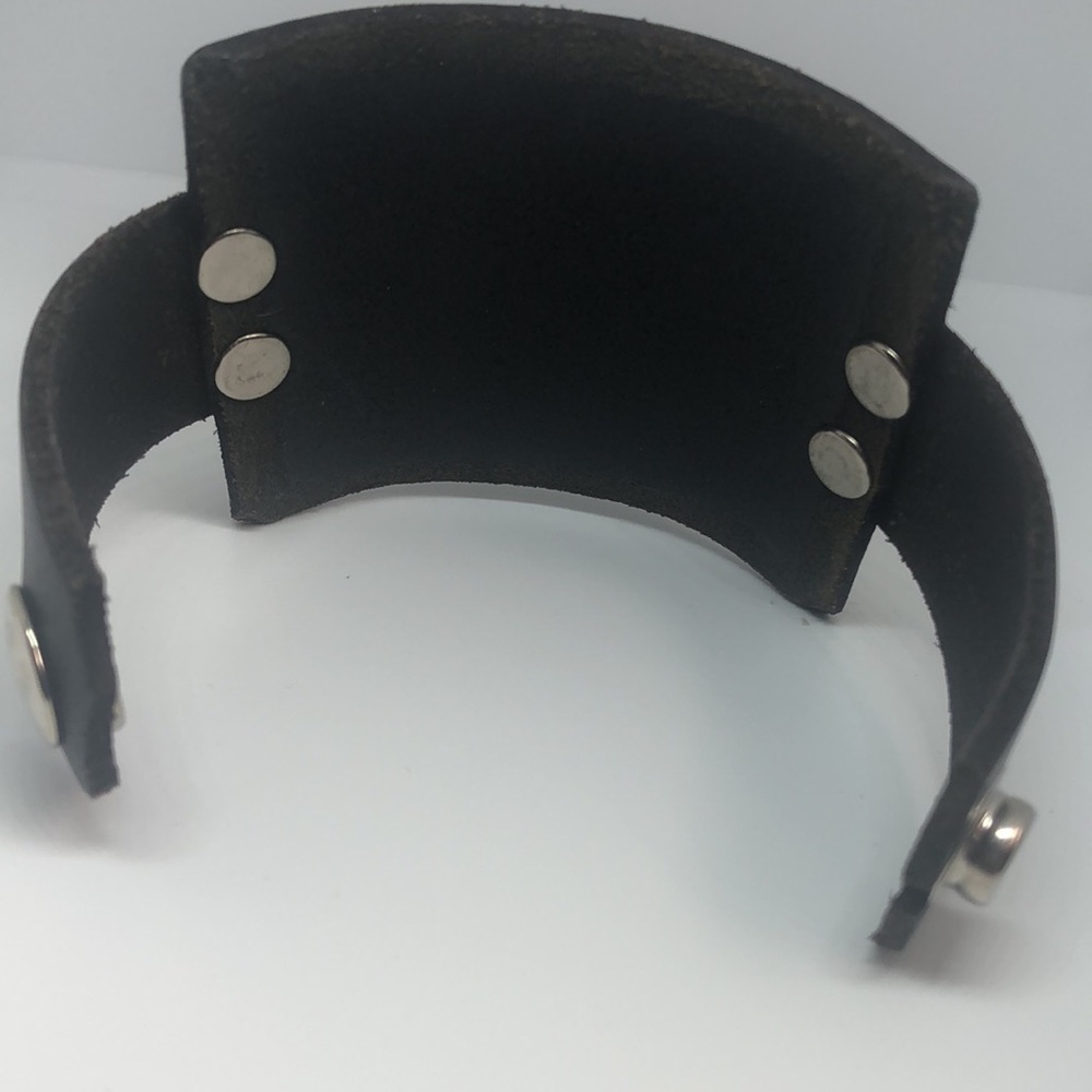 Leather cuff - Picture 3 of 5